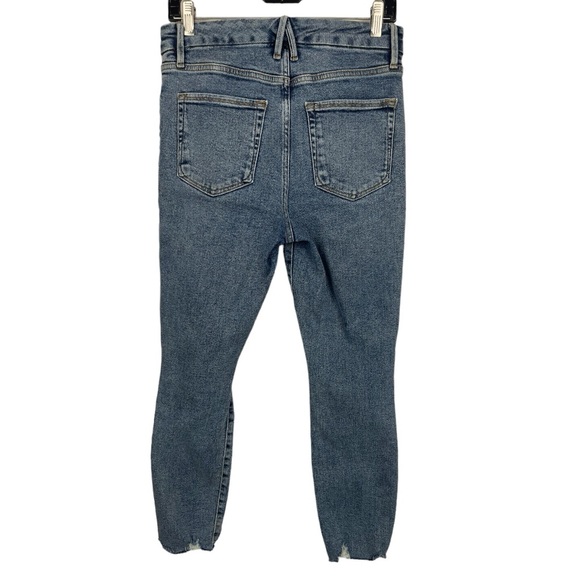 Good American Good Waist Crop Chewed Hem Jeans in Blue799 6/28 - Picture 4 of 7